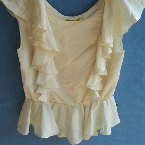 Paisley And Ivy Ivory Ruffled Blouse Size Large L A1 - Picture 2 of 5